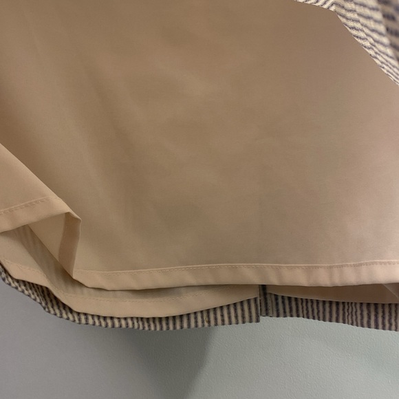 Ann Taylor pin stripped knee length skirt fully lined slit in back size 12 - Picture 3 of 6